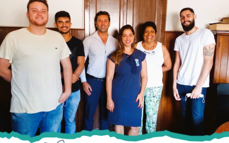Prefeitura recebe médicos resultado de uma parceria firmada com a Faculdade Dinâmica da cidade de Ponte Nova.