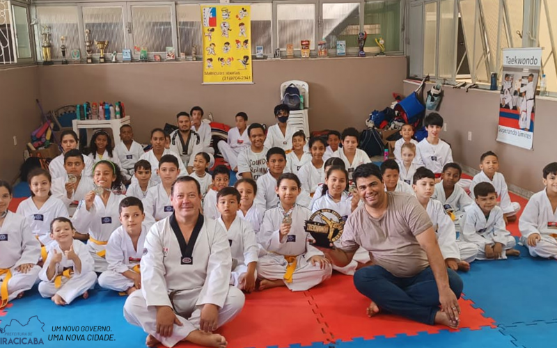 Troféu Taekwondo - Projeto Saltando para a Vitória